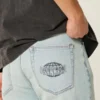 Calças de ganga largas com estampado Downforce Racing em lavagem clara