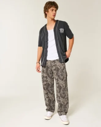Calças de ganga largas estilo skater com padrão camuflado