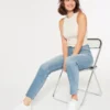 Calças de ganga mom jeans curvilíneas de cintura ultra alta e lavagem média