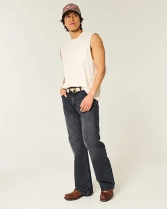 Calças de ganga pretas lavadas com corte bootcut descontraído