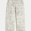 Calças de ganga super largas camufladas