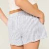 Calções de cintura baixa em mistura de linho Hollister Livvy