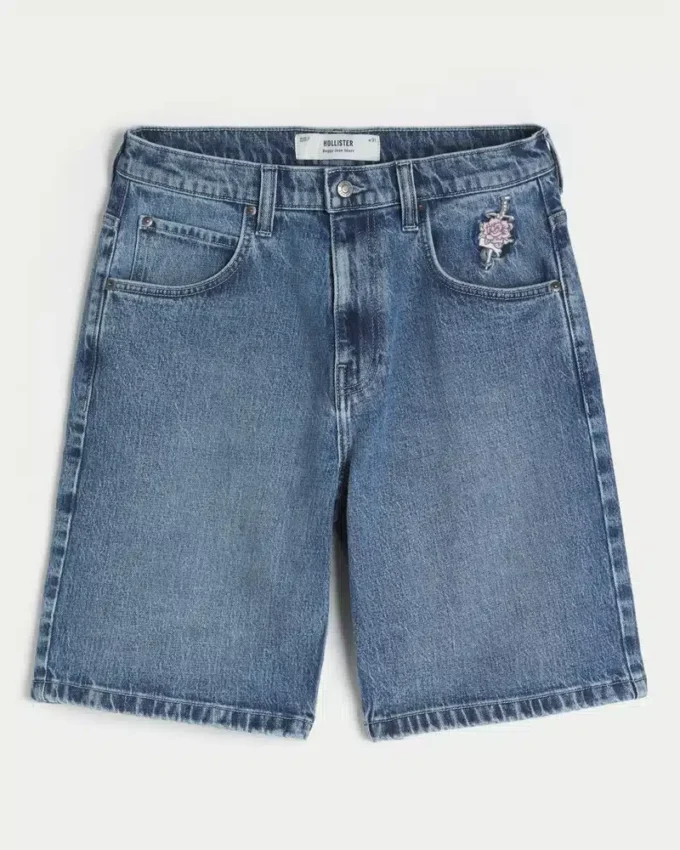 Calções de ganga largos com estampado de rosas