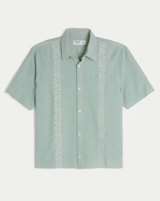 Camisa bordada de manga curta e corte quadrado