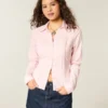 Camisa com botões e inserção de renda