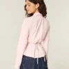 Camisa com botões e inserção de renda