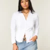 Camisa com botões e inserção de renda