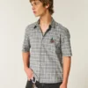 Camisa curta com mangas curtas e estampa de cerejas