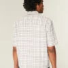 Camisa curta com mangas curtas e estampa de cogumelo