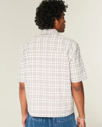Camisa curta com mangas curtas e estampa de cogumelo