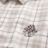 Camisa curta com mangas curtas e estampa de cogumelo