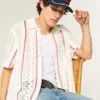 Camisa curta de manga curta estilo croché