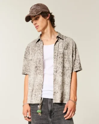 Camisa de manga curta com bolsos