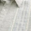 Camisa de manga curta com riscas texturadas