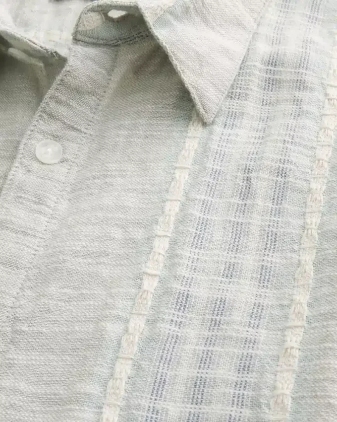 Camisa de manga curta com riscas texturadas