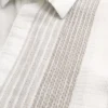 Camisa de manga curta com riscas texturadas