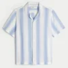 Camisa de manga curta com riscas texturadas