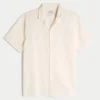 Camisa de manga curta com textura descontraída