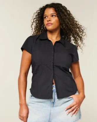 Camisa de manga curta em popeline elástico com botões