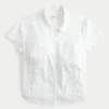 Camisa de manga curta em popeline elástico com botões