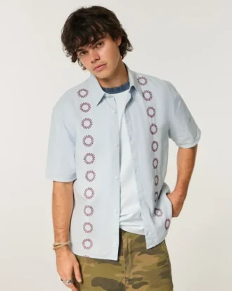 Camisa de manga curta às riscas