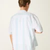 Camisa de manga curta às riscas