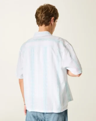 Camisa de manga curta às riscas