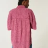 Camisa folgada de manga curta