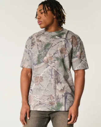 Camiseta boxy pesada com estampa camuflada