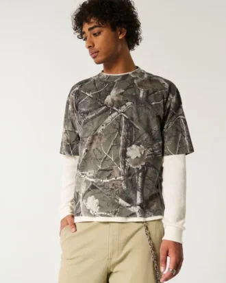 Camiseta boxy pesada com estampa camuflada