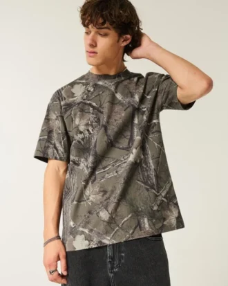 Camiseta boxy pesada com estampa camuflada