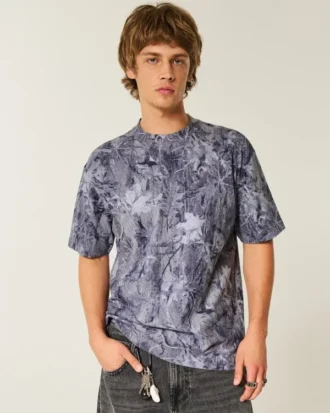 Camiseta boxy pesada com estampa camuflada