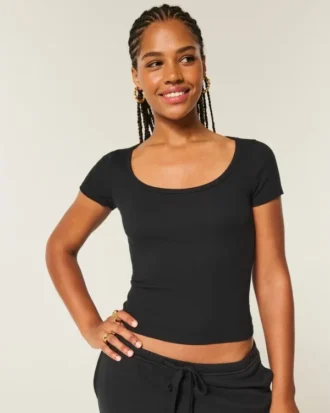Camiseta com decote redondo