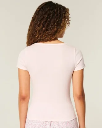 Camiseta com decote redondo