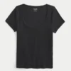 Camiseta com decote redondo