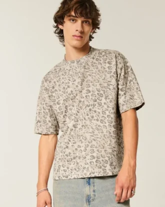 Camiseta curta e larga com estampa de leopardo