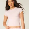 Camiseta infantil com costura sem costura e tecido elástico macio