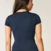 Camiseta infantil com gola redonda em tecido macio e elástico sem costuras
