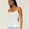 Camisola com acabamento em renda