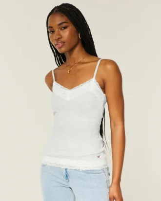 Camisola com acabamento em renda