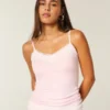 Camisola com acabamento em renda