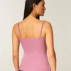 Camisola com acabamento em renda Camisola com acabamento em renda