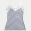 Camisola com acabamento em renda