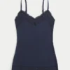 Camisola com acabamento em renda