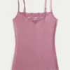 Camisola com acabamento em renda Camisola com acabamento em renda