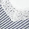 Camisola com acabamento em renda