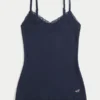 Camisola com acabamento em renda