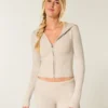 Camisola com capuz e fecho Gilly Hicks