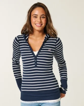 Camisola com capuz e manga comprida