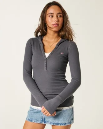 Camisola com capuz e manga comprida